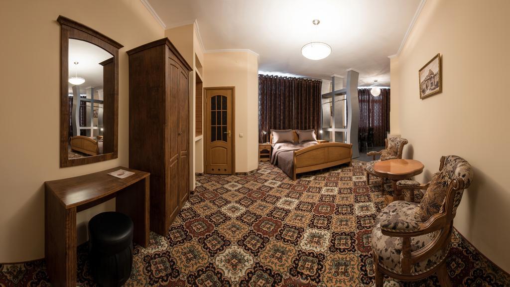 צ'רנוביץ Premium Hotel חדר תמונה