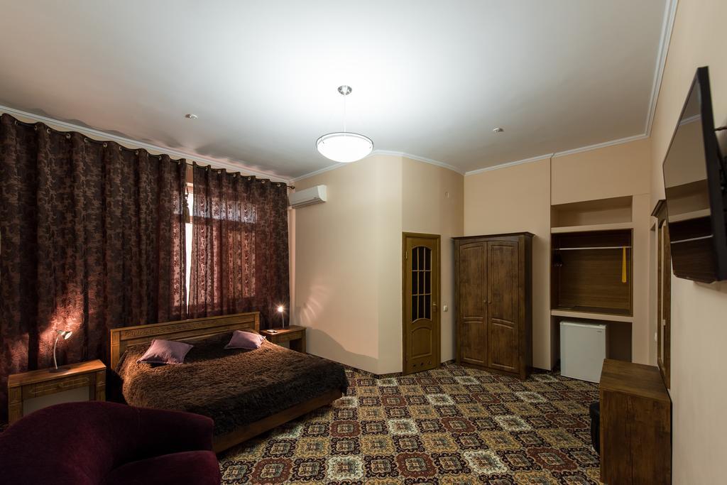 צ'רנוביץ Premium Hotel חדר תמונה