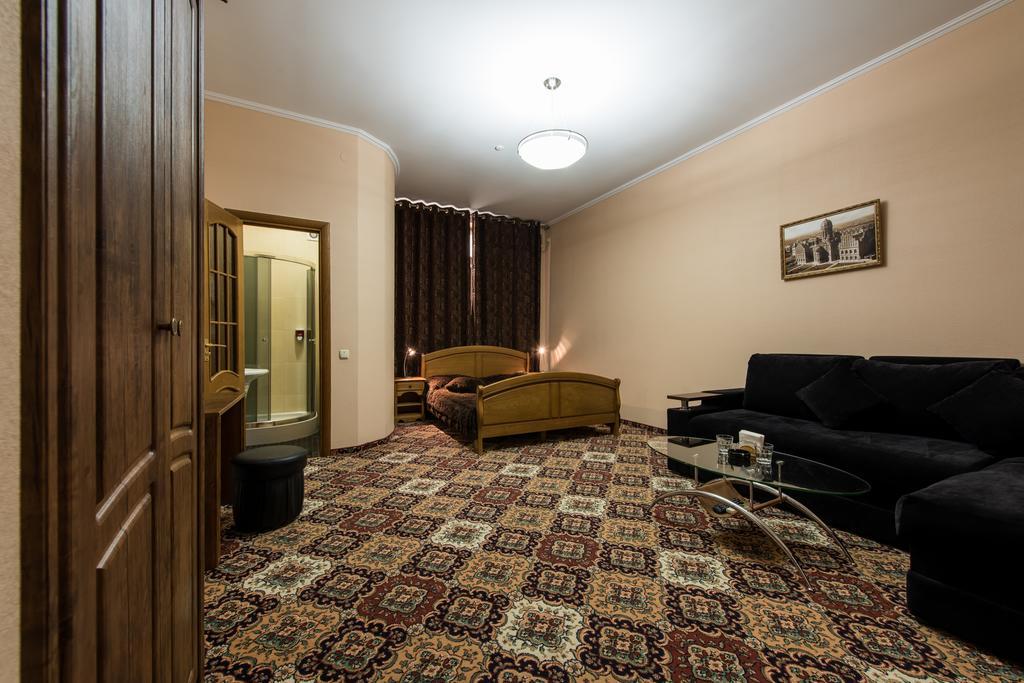 צ'רנוביץ Premium Hotel חדר תמונה