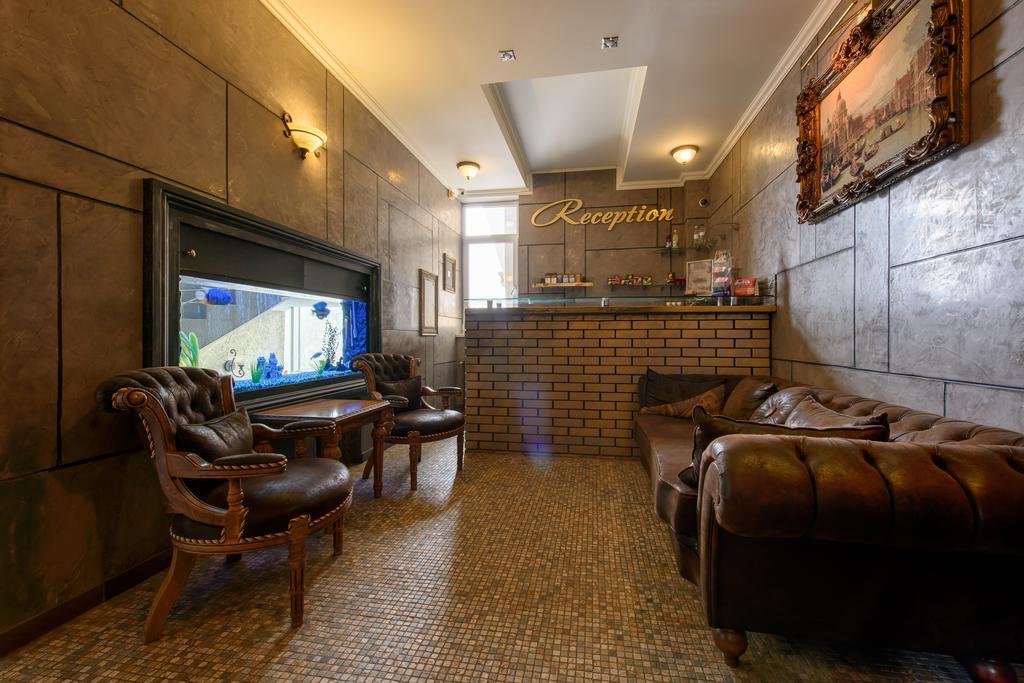 צ'רנוביץ Premium Hotel מראה חיצוני תמונה