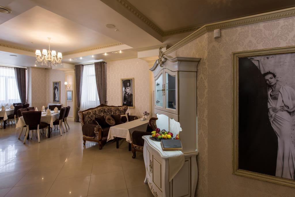 צ'רנוביץ Premium Hotel מראה חיצוני תמונה