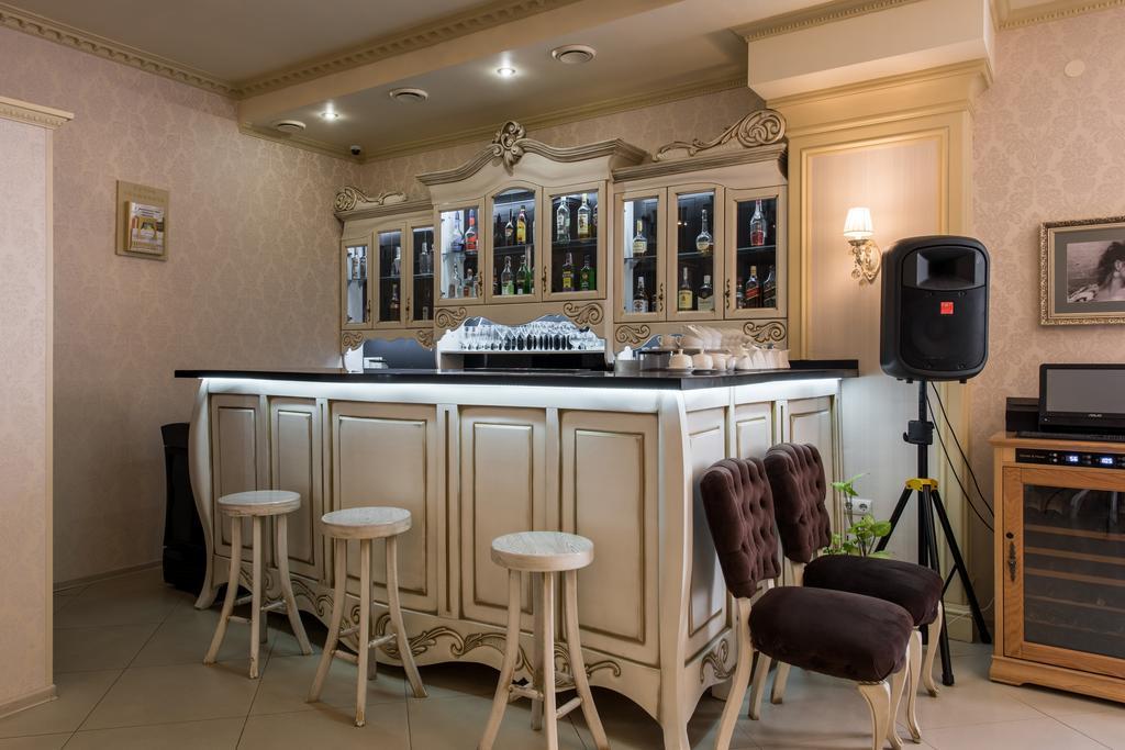 צ'רנוביץ Premium Hotel מראה חיצוני תמונה