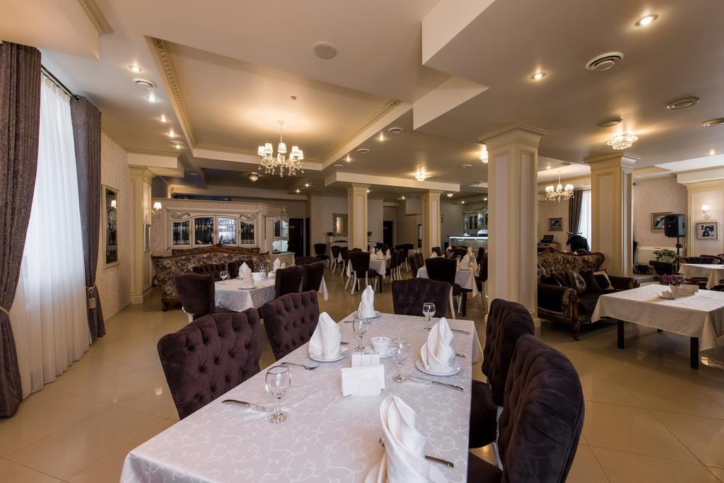 צ'רנוביץ Premium Hotel מראה חיצוני תמונה