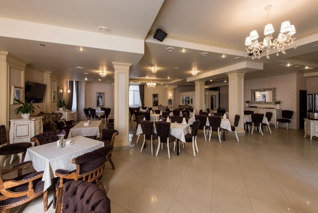 צ'רנוביץ Premium Hotel מראה חיצוני תמונה