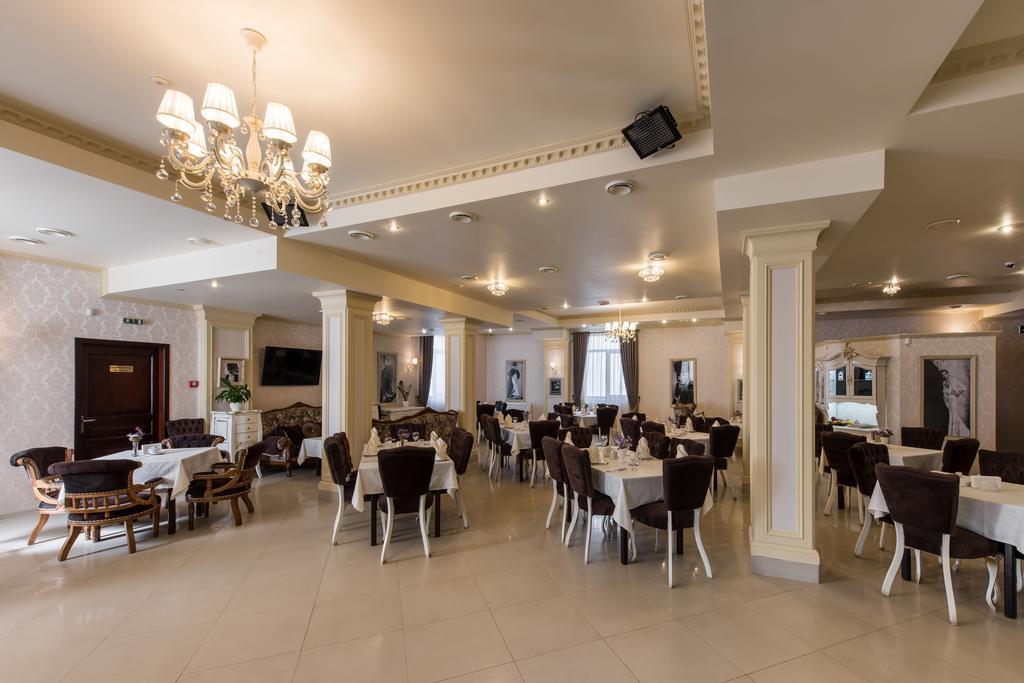 צ'רנוביץ Premium Hotel מראה חיצוני תמונה