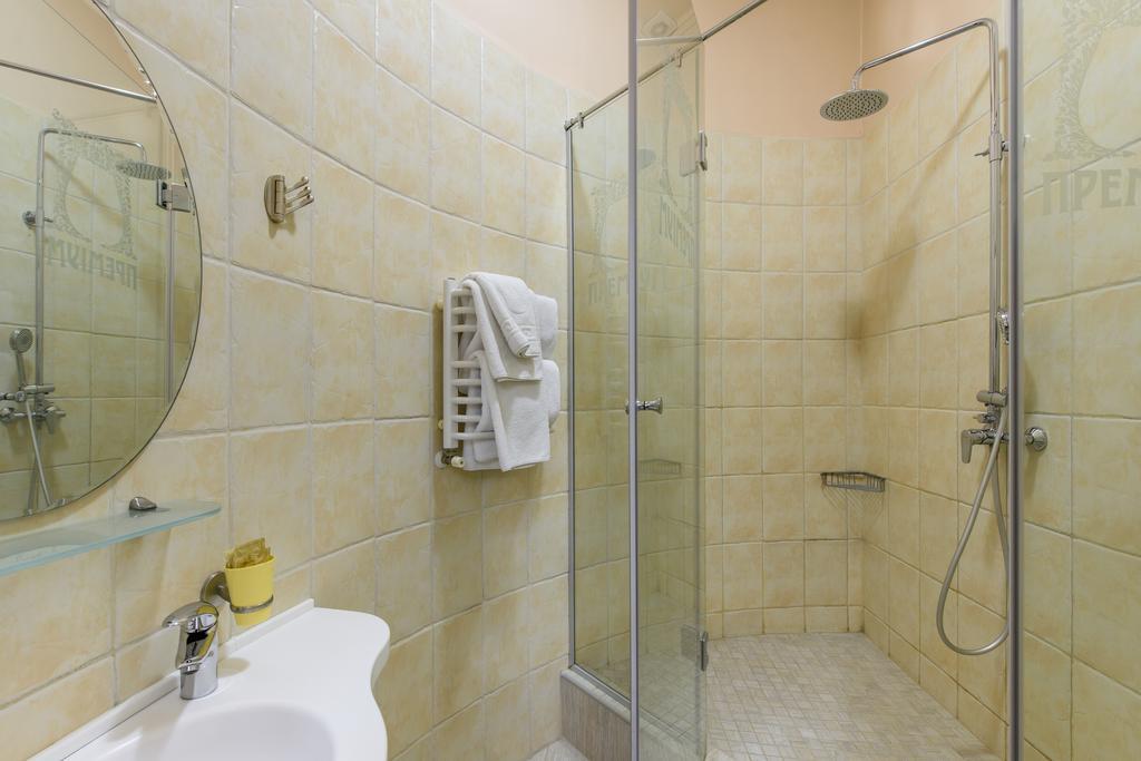 צ'רנוביץ Premium Hotel מראה חיצוני תמונה